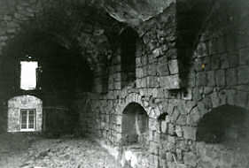 Niches du mur latéral de la grande salle
